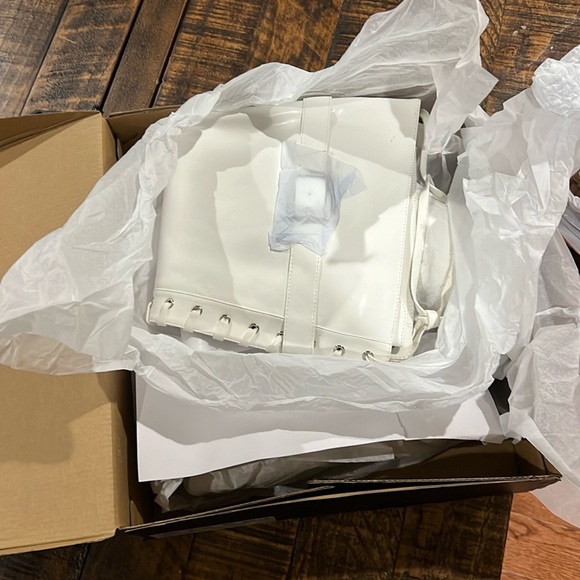 Justfab Tall White heeled boot size 9 - Picture 2 of 5